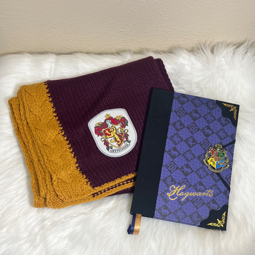 Harry Potter Gryffindor Hogwarts Journal Scarf Set